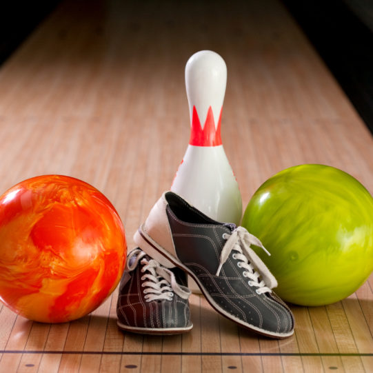 Bowling pins, bal en schoenen